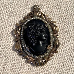 CAMEO Black and Gold Costume Pendant